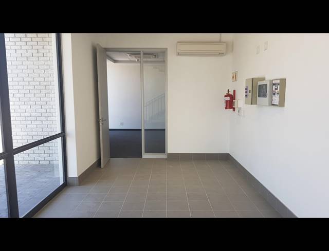 4,165M² WAREHOUSE TO LET IN BELLVILLE SOUTH INDUSTRIA